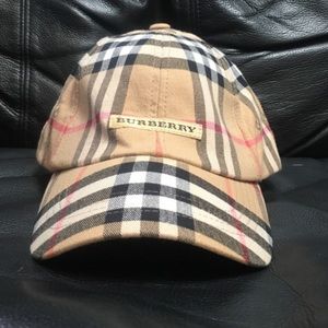 BURBERRY Authentic Nova Hat. Worn Once Like New💙